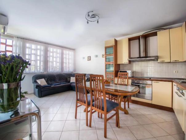 Apartment Close To Everything Need *